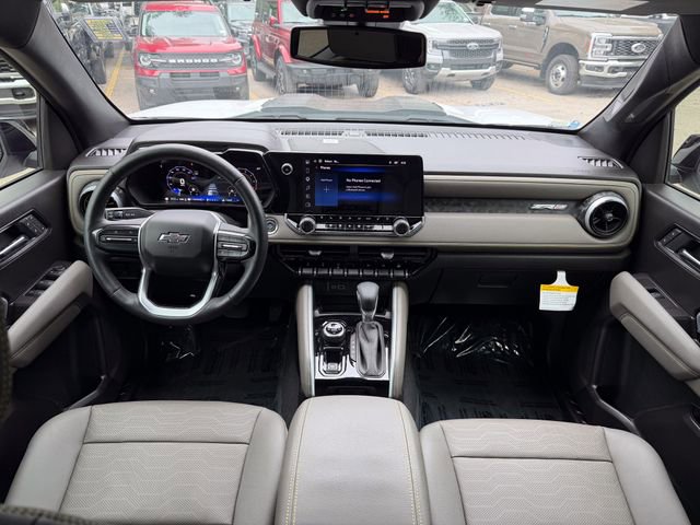 Used 2025 Chevrolet Colorado ZR2 w/ Technology Package AWD/4WD image 25