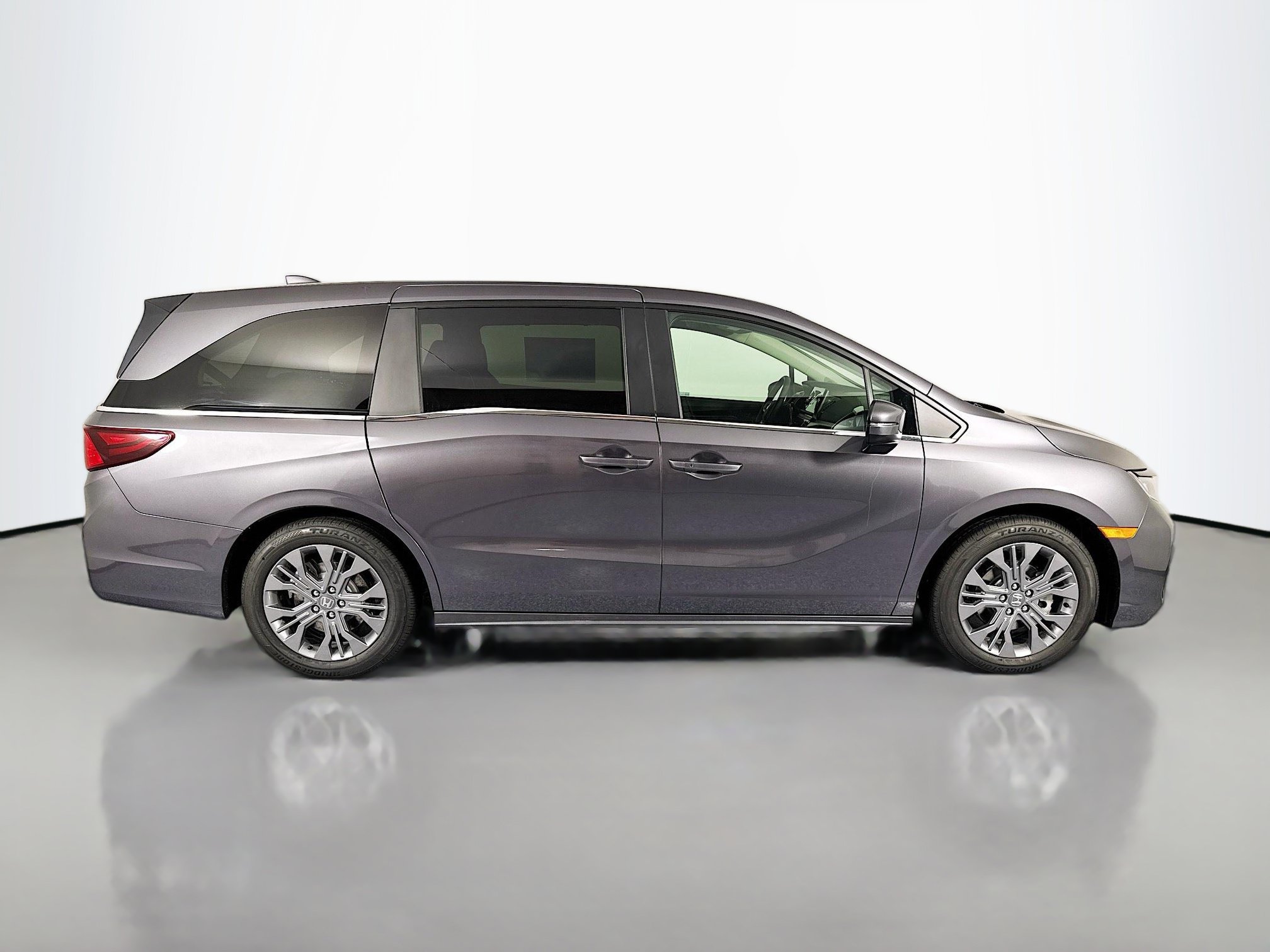 New 2026 Honda Odyssey Touring image 4