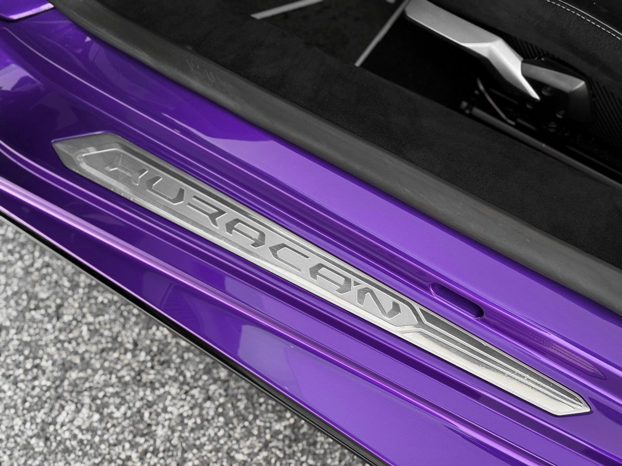 Used 2023 Lamborghini Huracan STO image 13