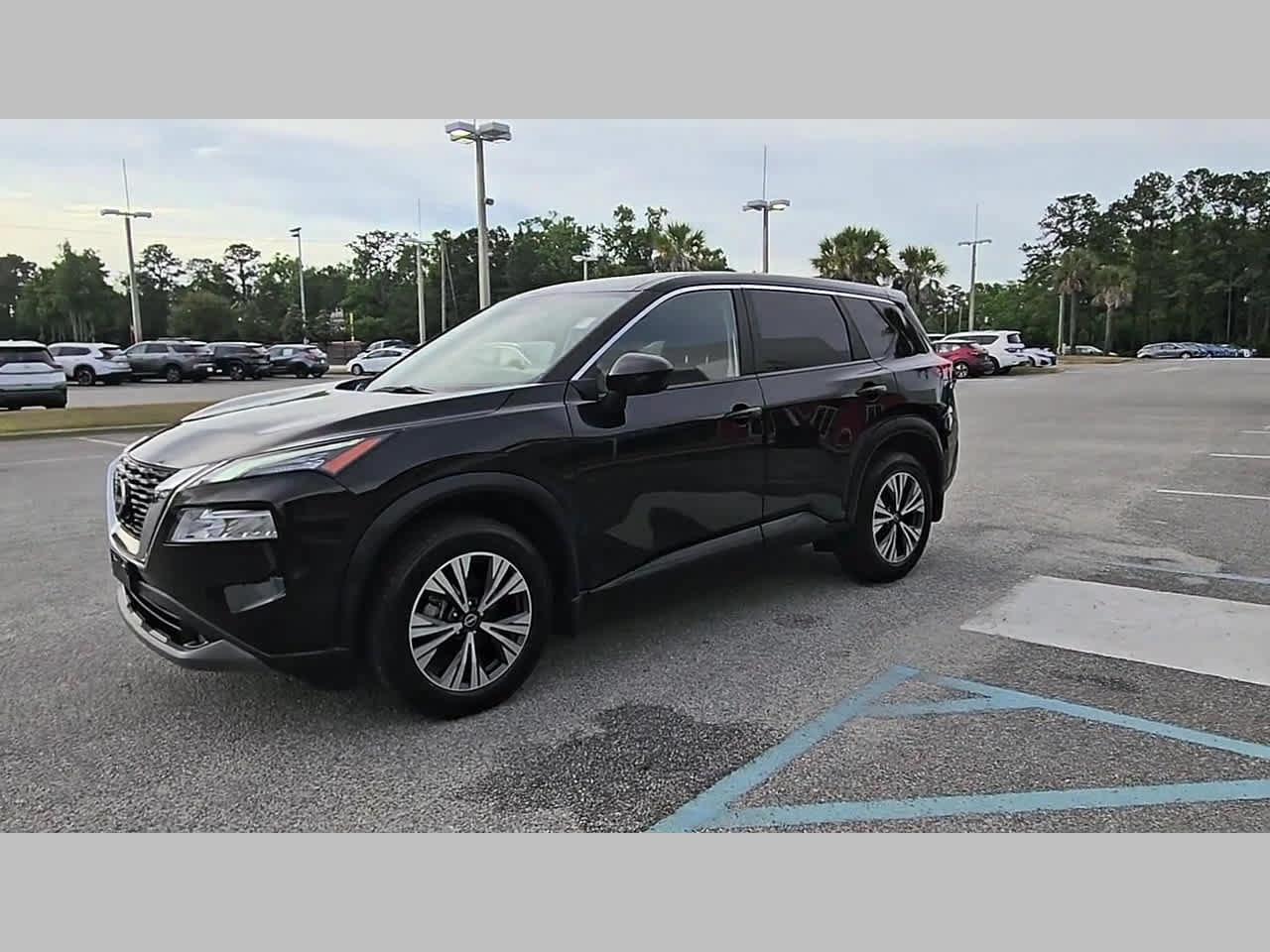 Used 2023 Nissan Rogue SV AWD/4WD image 24