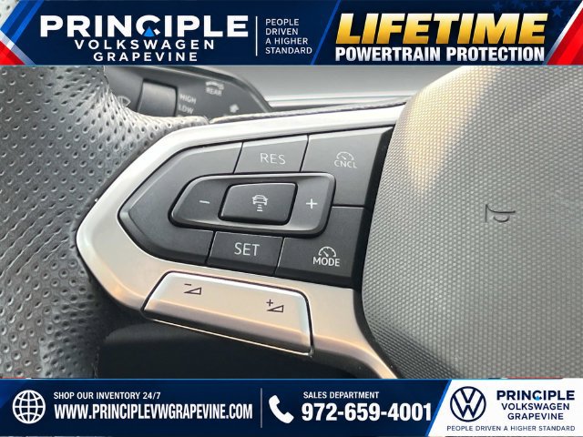 Used 2025 Volkswagen Tiguan SE R-Line AWD/4WD image 17