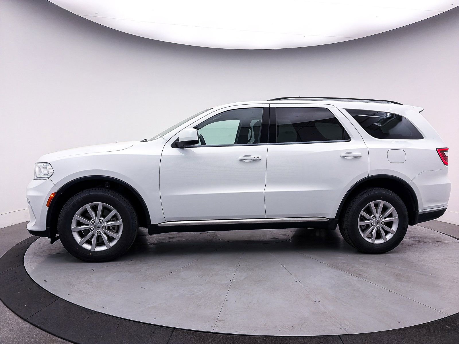 Used 2022 Dodge Durango SXT image 38