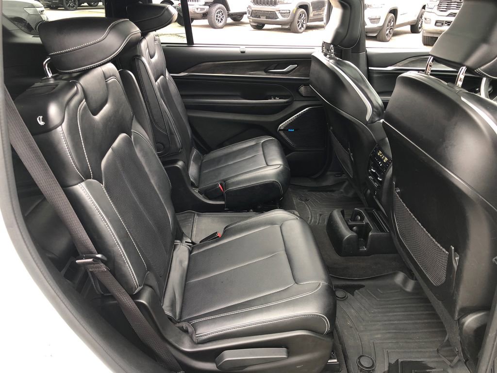 Certified 2022 Jeep Grand Cherokee L Overland w/ Luxury Tech Group IV image 27