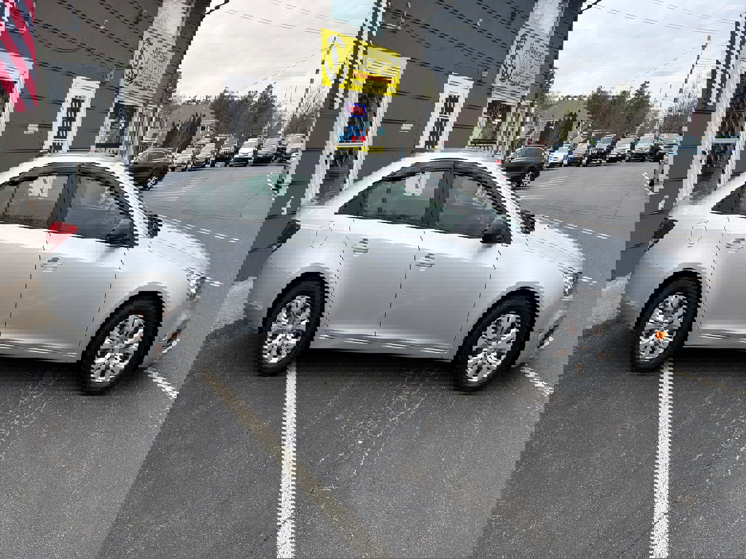 Used 2016 Chevrolet Cruze LS FWD image 4