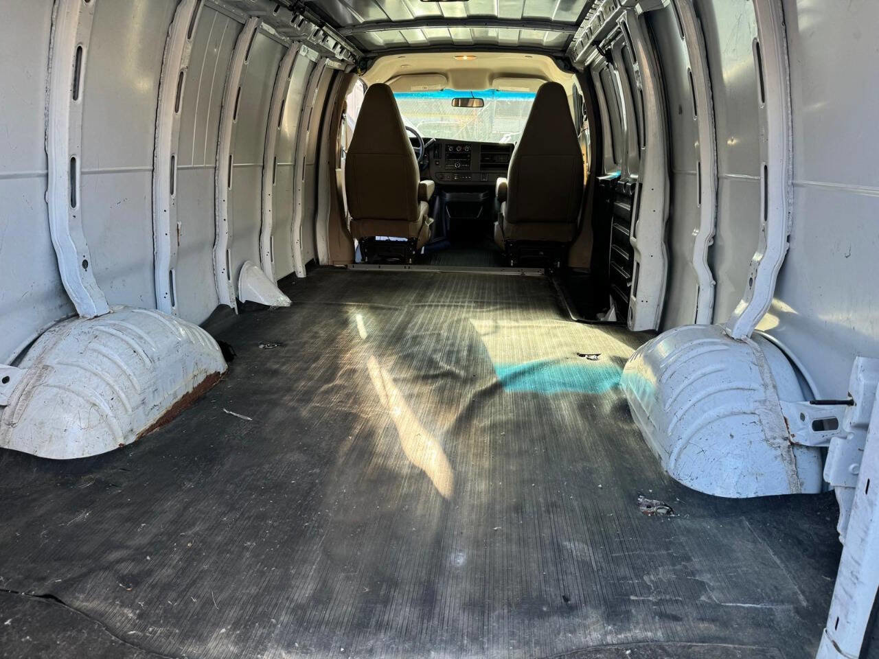 Used 2020 Chevrolet Express 2500 w/ Driver Convenience Package image 17