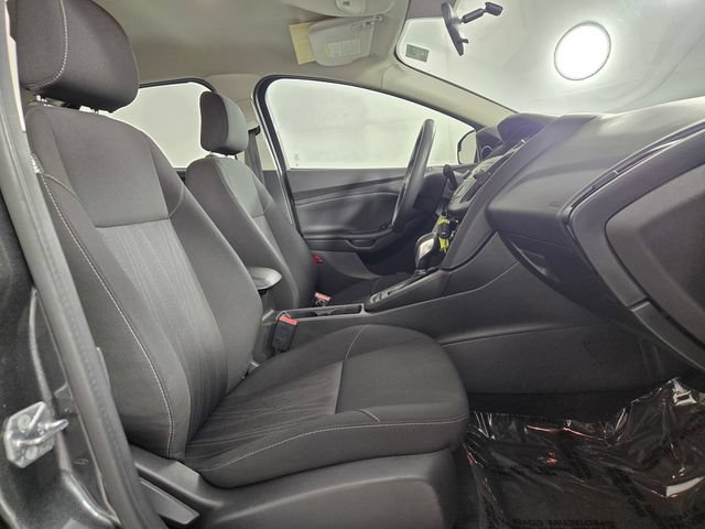 Used 2018 Ford Focus SE FWD image 17