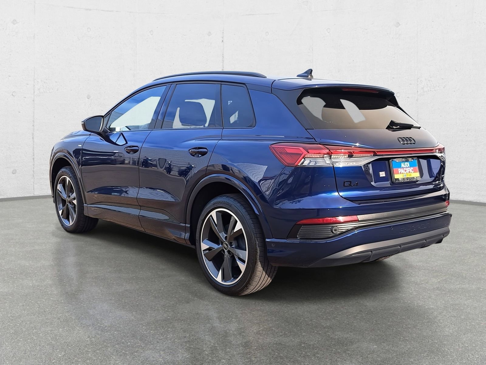 Used 2024 Audi Q4 e-tron Premium Plus image 7