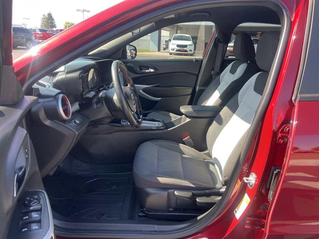 Used 2024 Chevrolet Trax RS w/ Driver Confidence Package FWD image 25