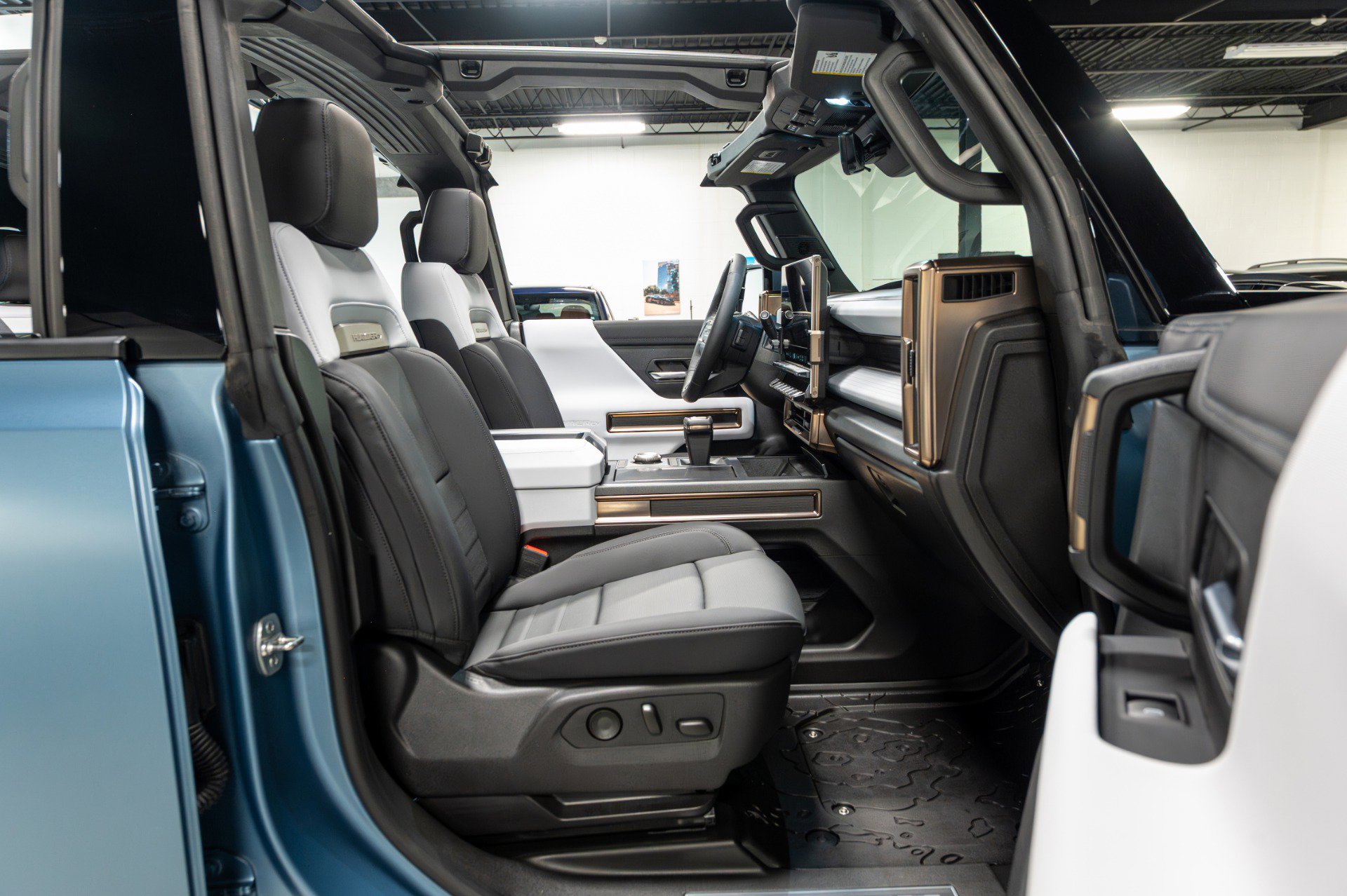 Used 2024 GMC Hummer EV 3X w/ Omega Edition image 28