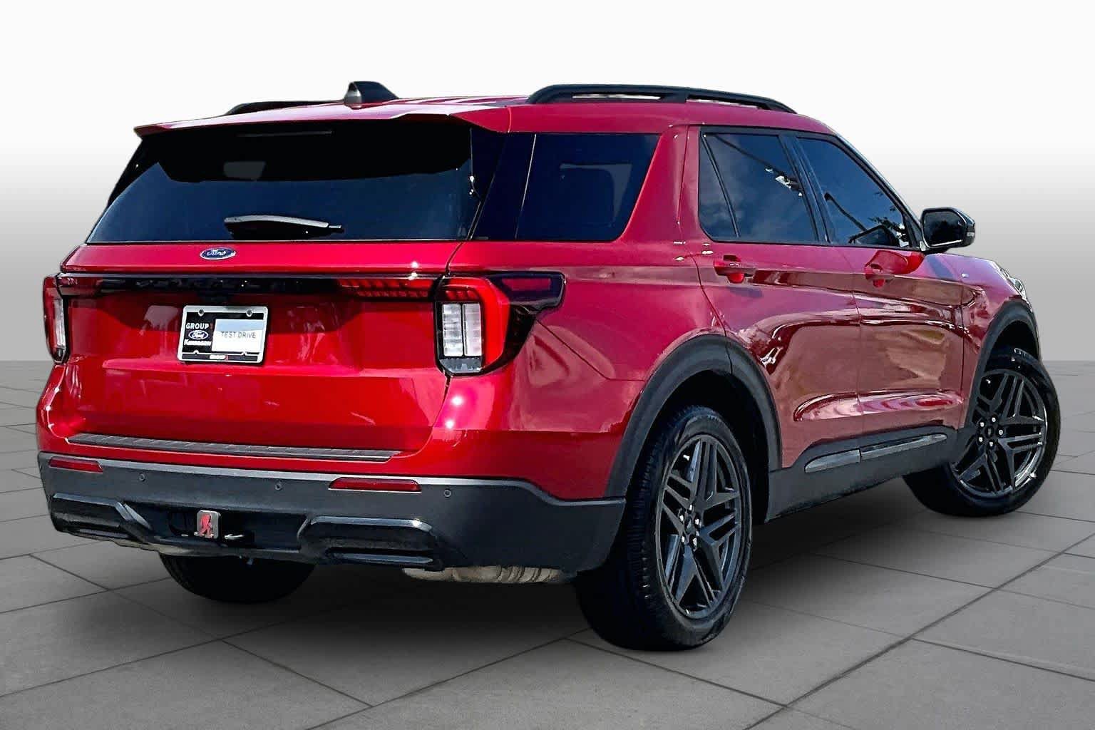 Certified 2025 Ford Explorer ST-Line w/ Premium Package RWD image 13