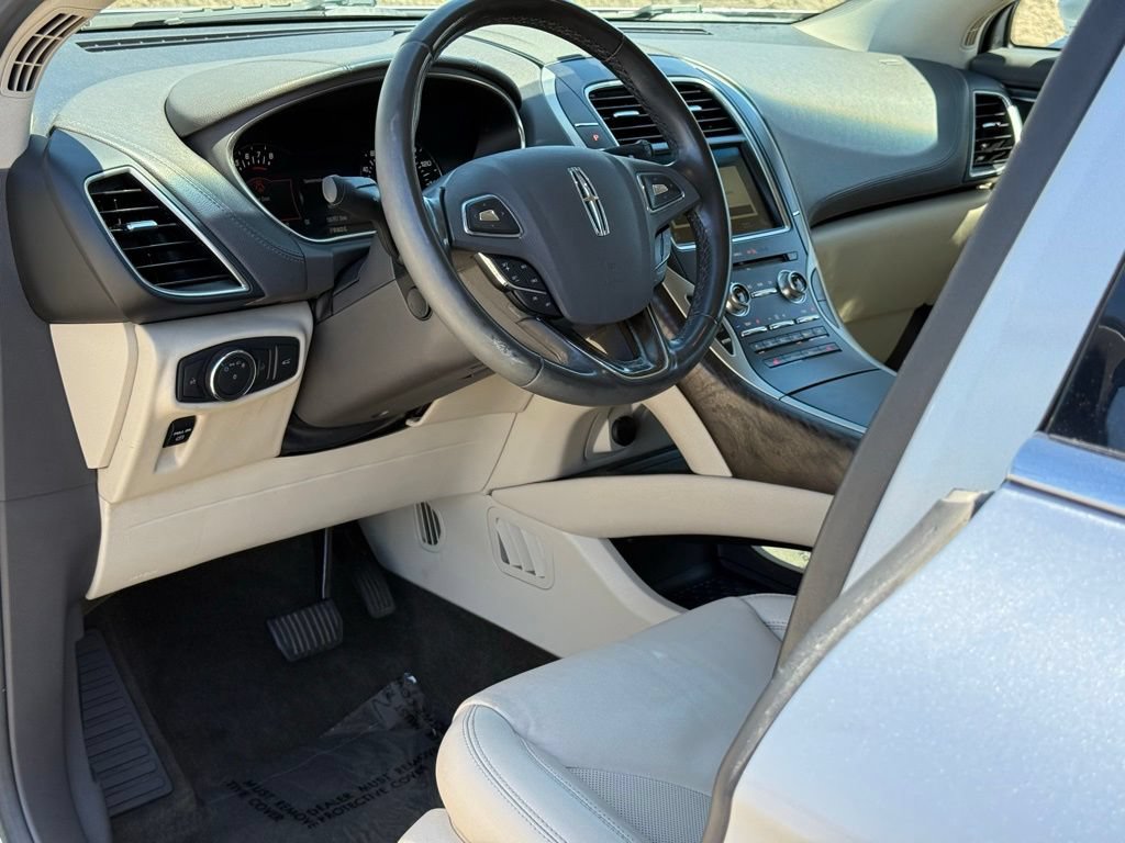 Used 2018 Lincoln MKX Select w/ Select Plus Package FWD image 6