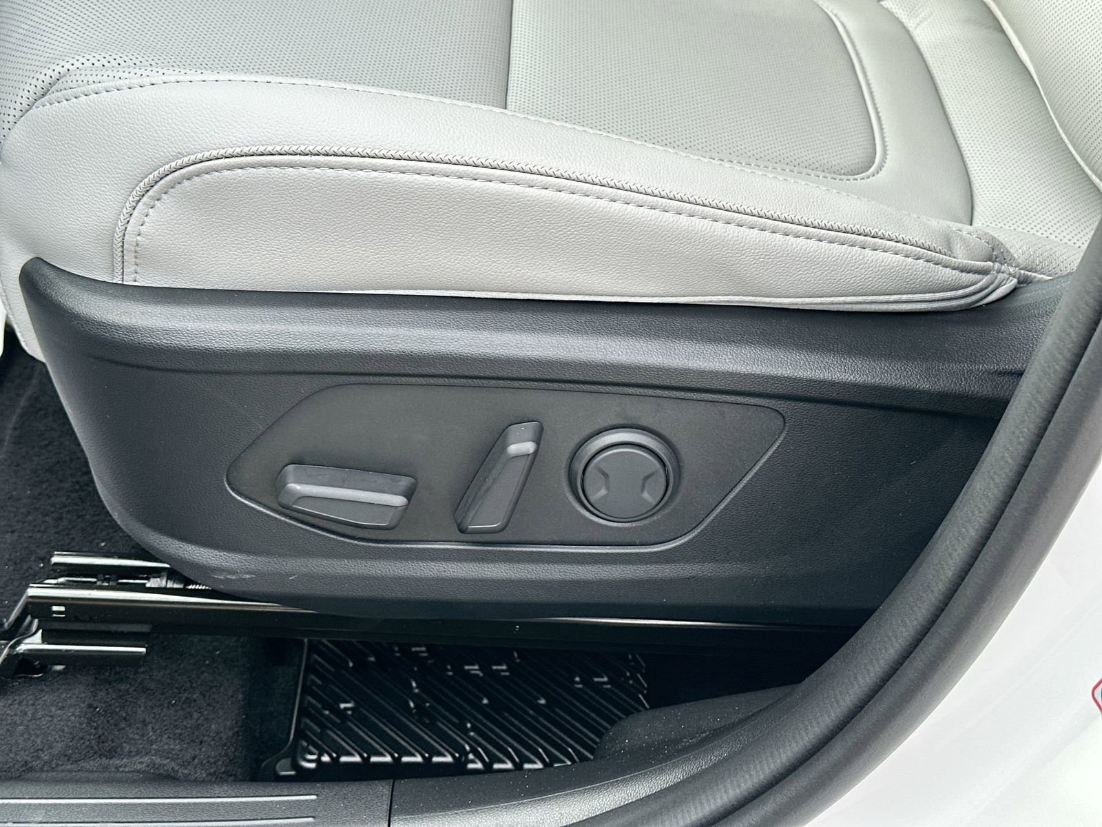 New 2026 Hyundai Santa Cruz Limited image 17