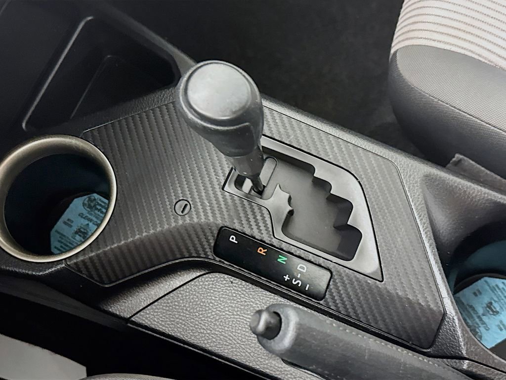 Used 2015 Toyota RAV4 LE image 19