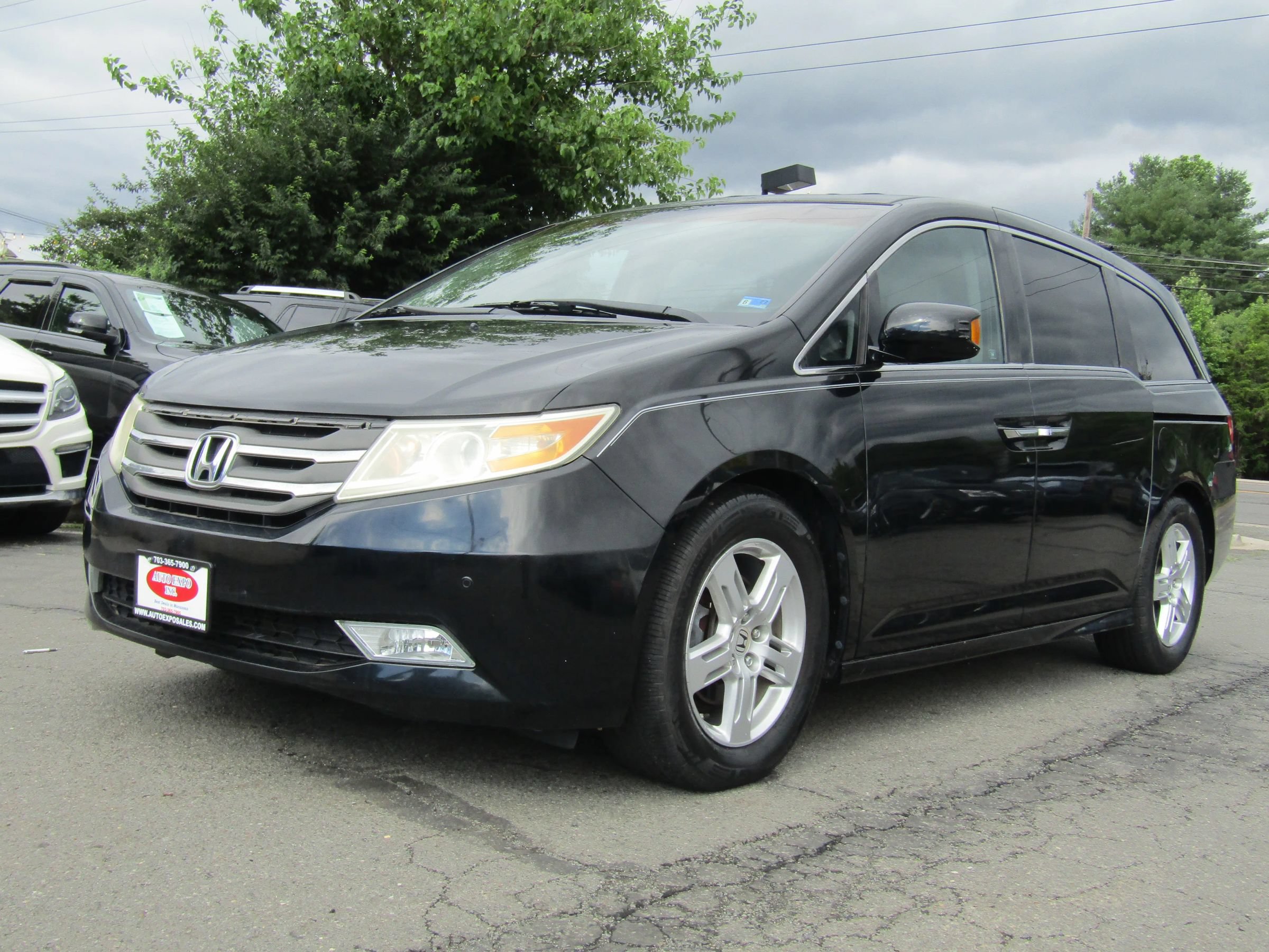 Used 2012 Honda Odyssey Touring image 2