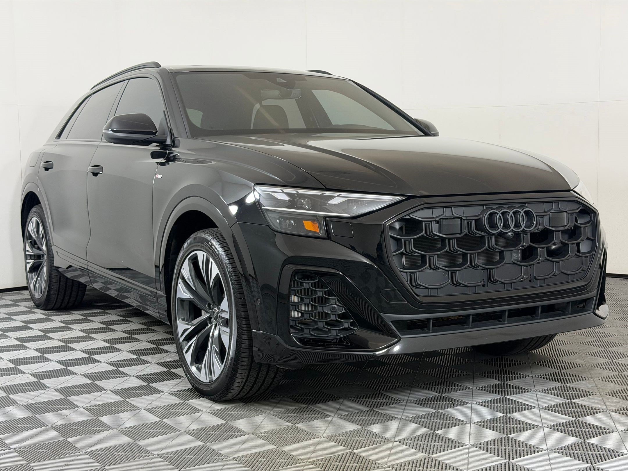 Used 2025 Audi Q8 Premium Plus AWD/4WD image 7