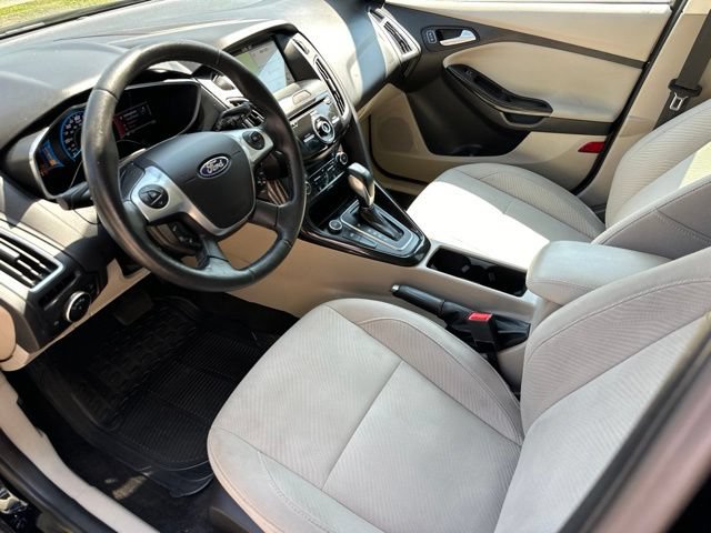 Used 2017 Ford Focus Electric Hatchback FWD image 12