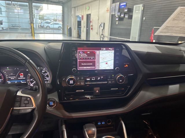 Used 2022 Toyota Highlander XSE AWD/4WD image 21