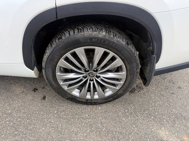 Used 2021 Toyota Highlander Platinum AWD/4WD image 17