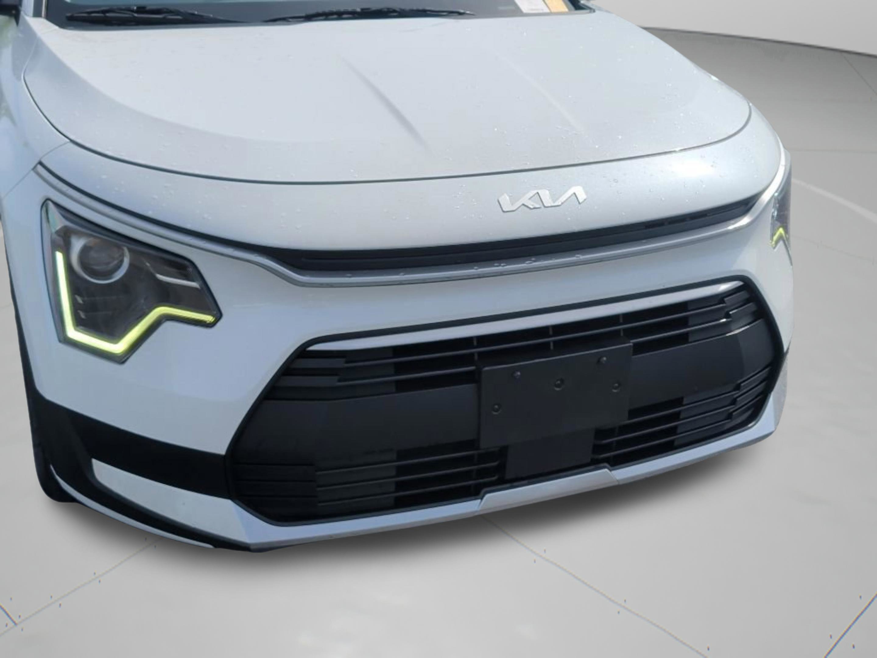 Used 2023 Kia Niro EX FWD image 38