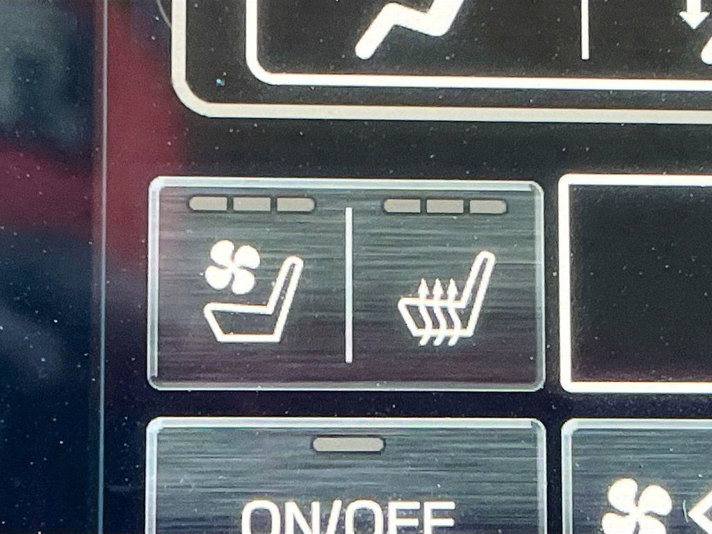 Used 2025 Subaru Ascent Bronze Edition image 21