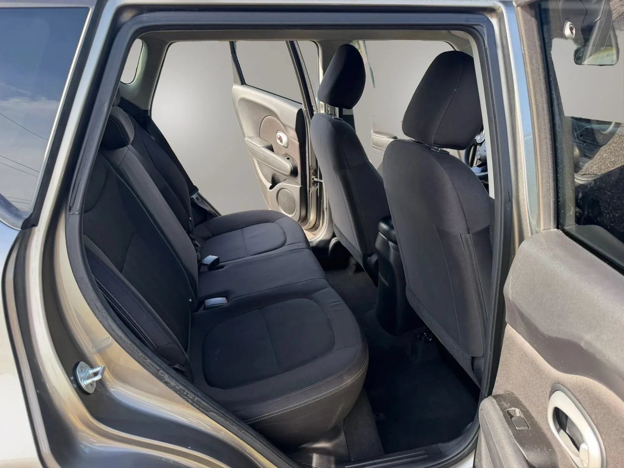 Used 2016 Kia Soul FWD image 16