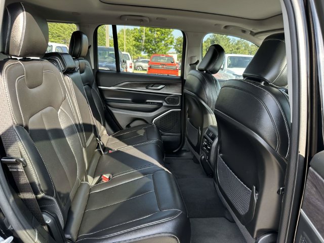 Used 2023 Jeep Grand Cherokee Limited AWD/4WD image 13