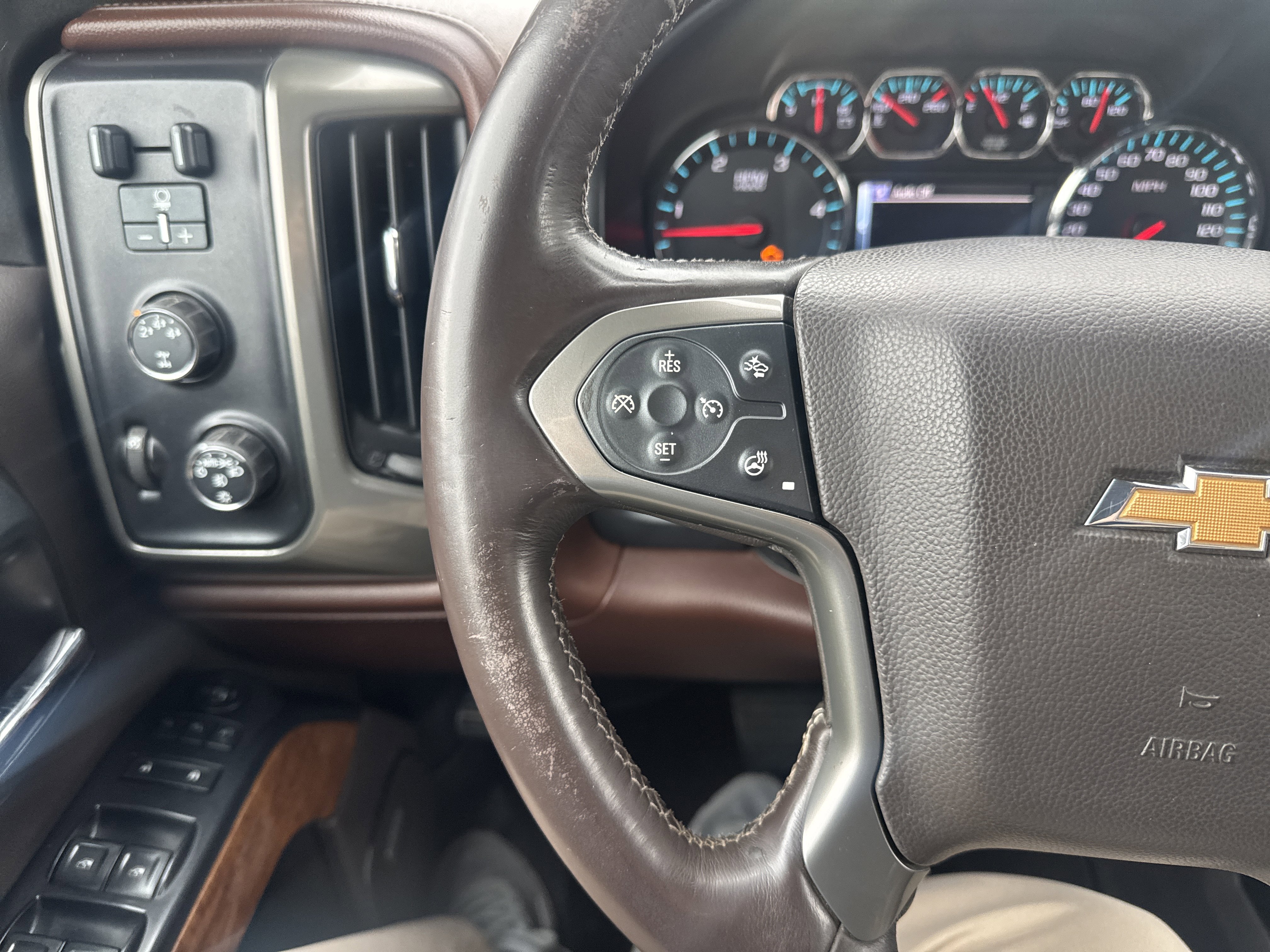 Used 2015 Chevrolet Silverado 2500 High Country w/ Duramax Plus Package image 18