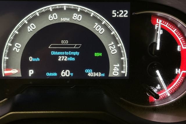 Certified 2025 Toyota RAV4 XLE FWD image 30
