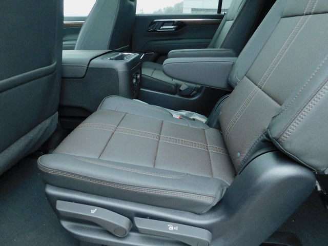 New 2026 Chevrolet Suburban High Country image 25