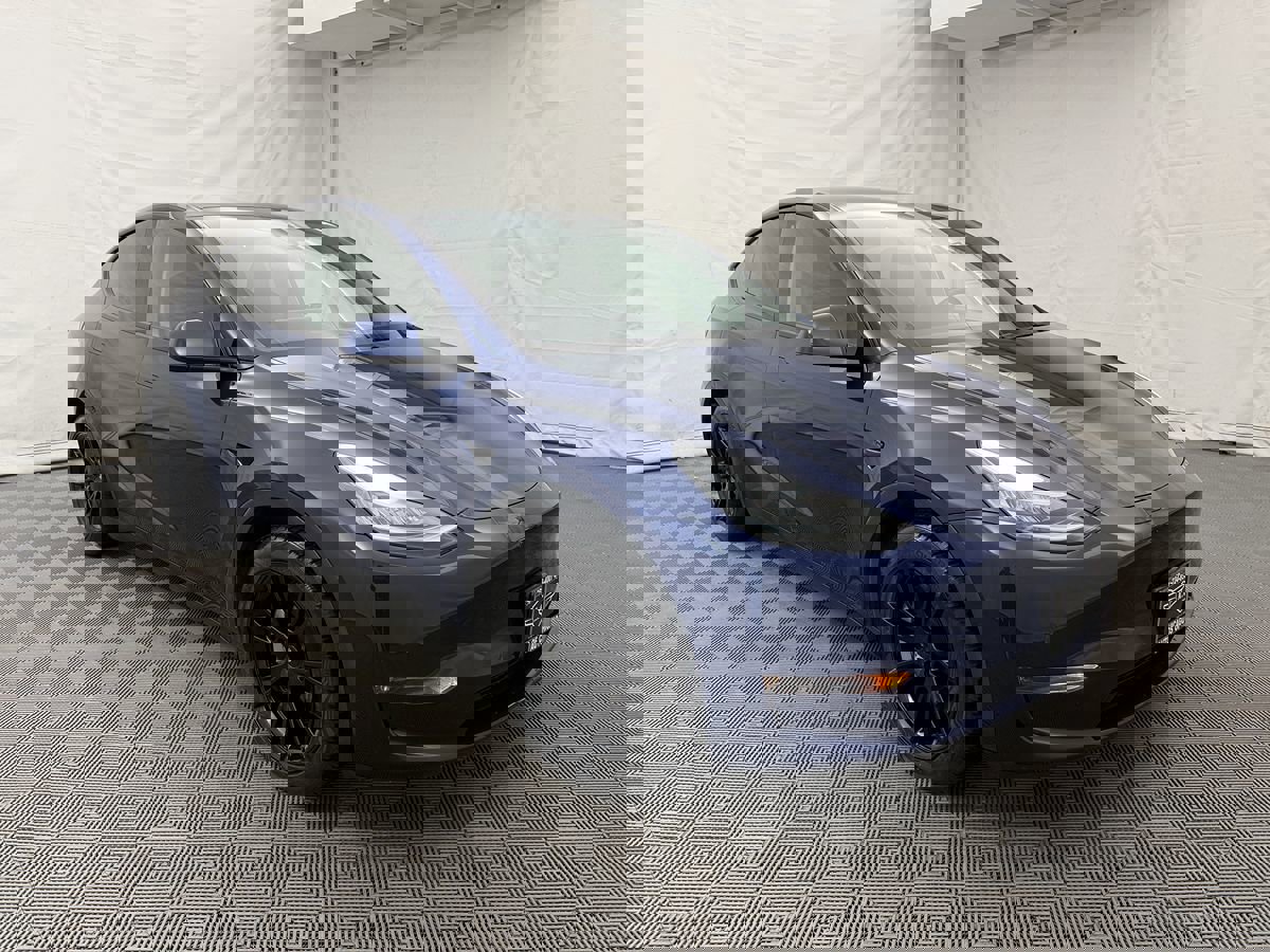 Used 2020 Tesla Model Y Long Range image 4