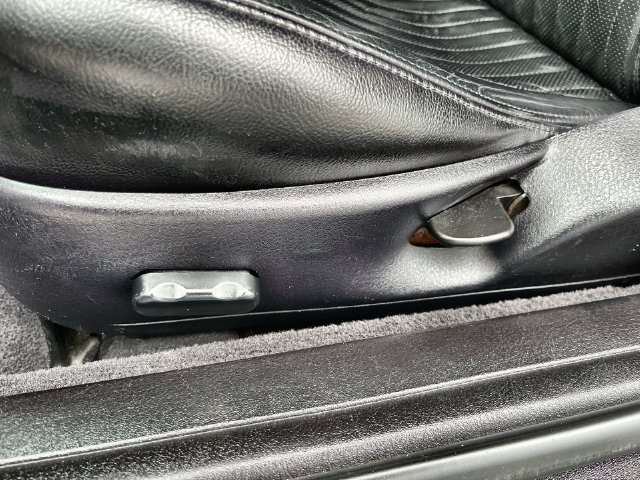 Used 2004 Ford Thunderbird RWD image 22