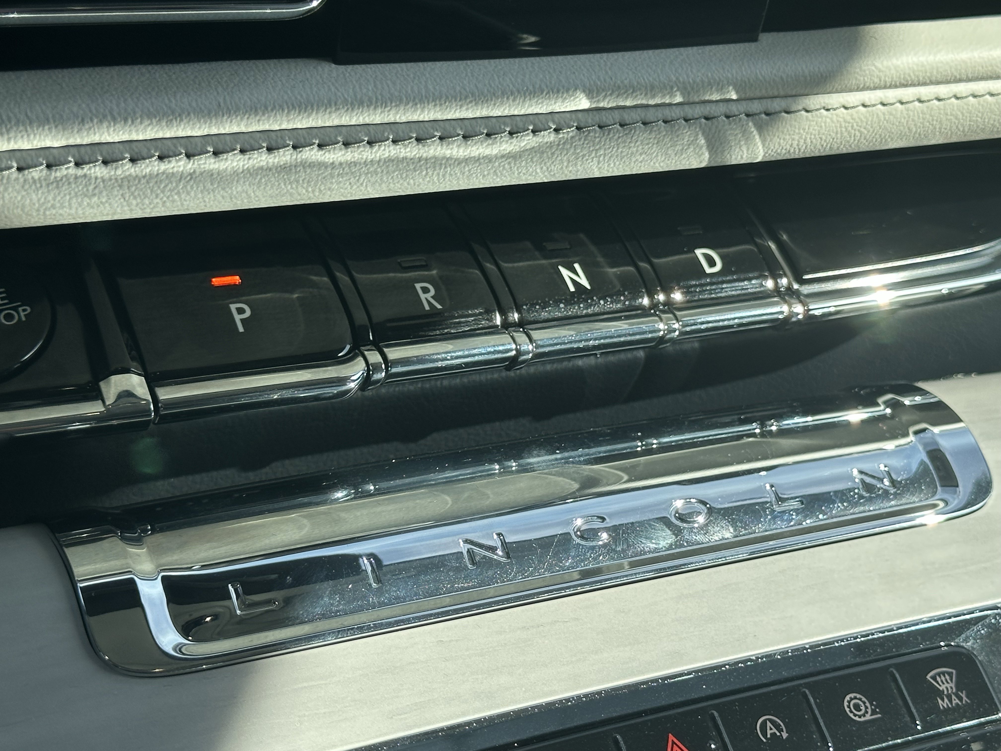 Used 2025 Lincoln Aviator Reserve image 28