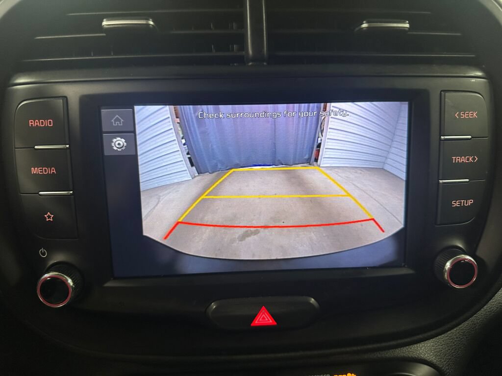 Used 2022 Kia Soul LX FWD image 13