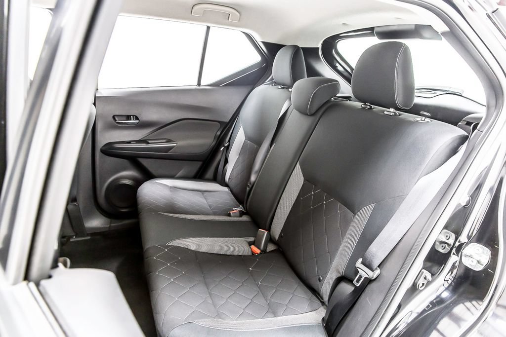 Used 2019 Nissan Kicks SV FWD image 29