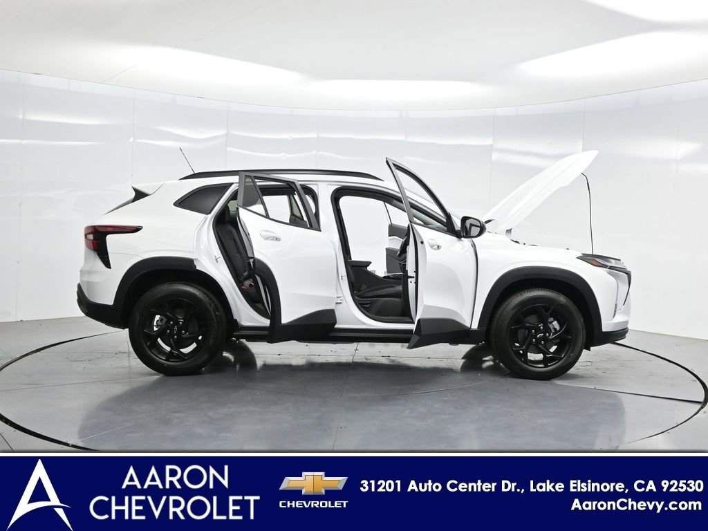 New 2026 Chevrolet Trax LT w/ Driver Confidence Package FWD image 3