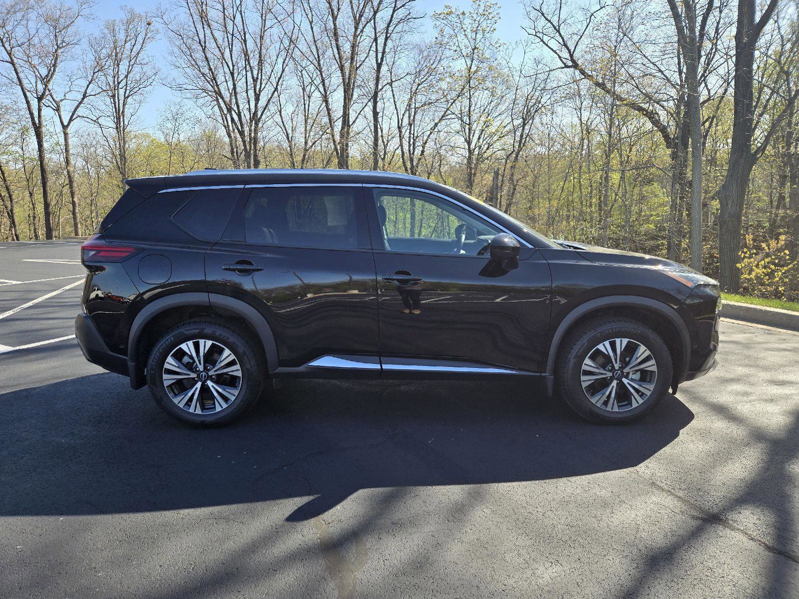 Used 2023 Nissan Rogue SL w/ SL Premium Package AWD/4WD image 2