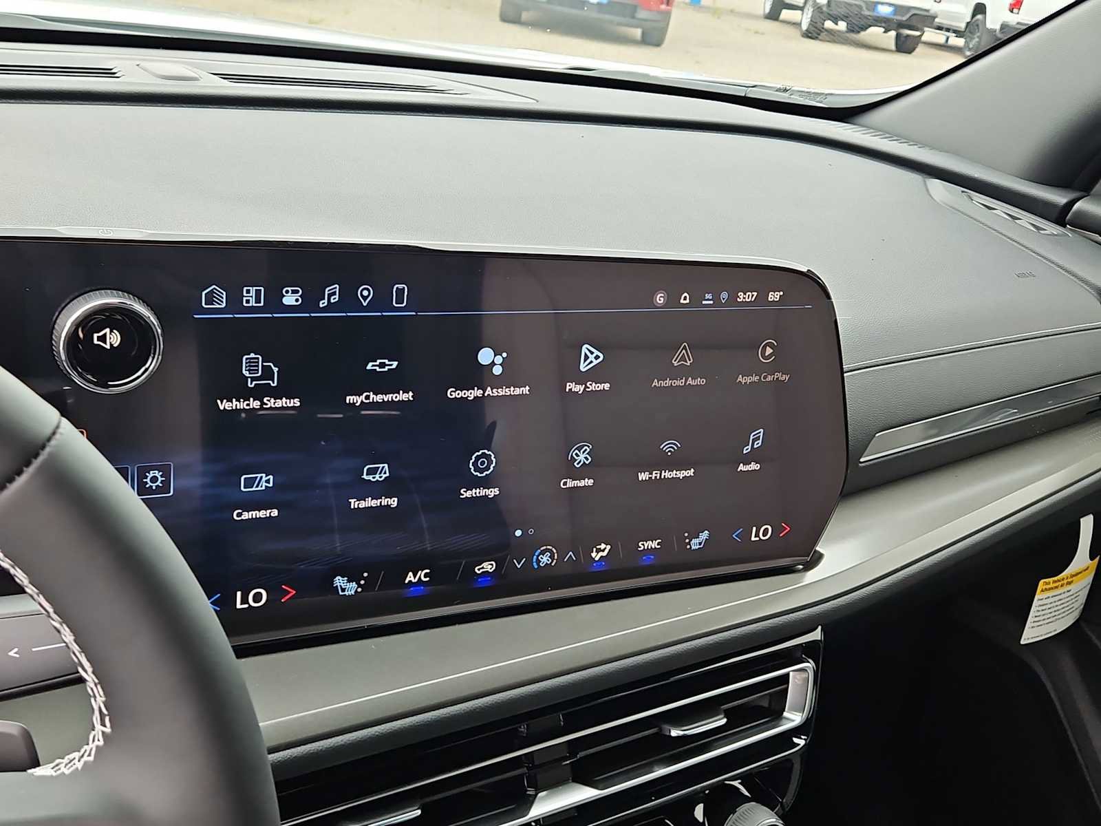 New 2026 Chevrolet Traverse LT w/ Driver Confidence Package image 24