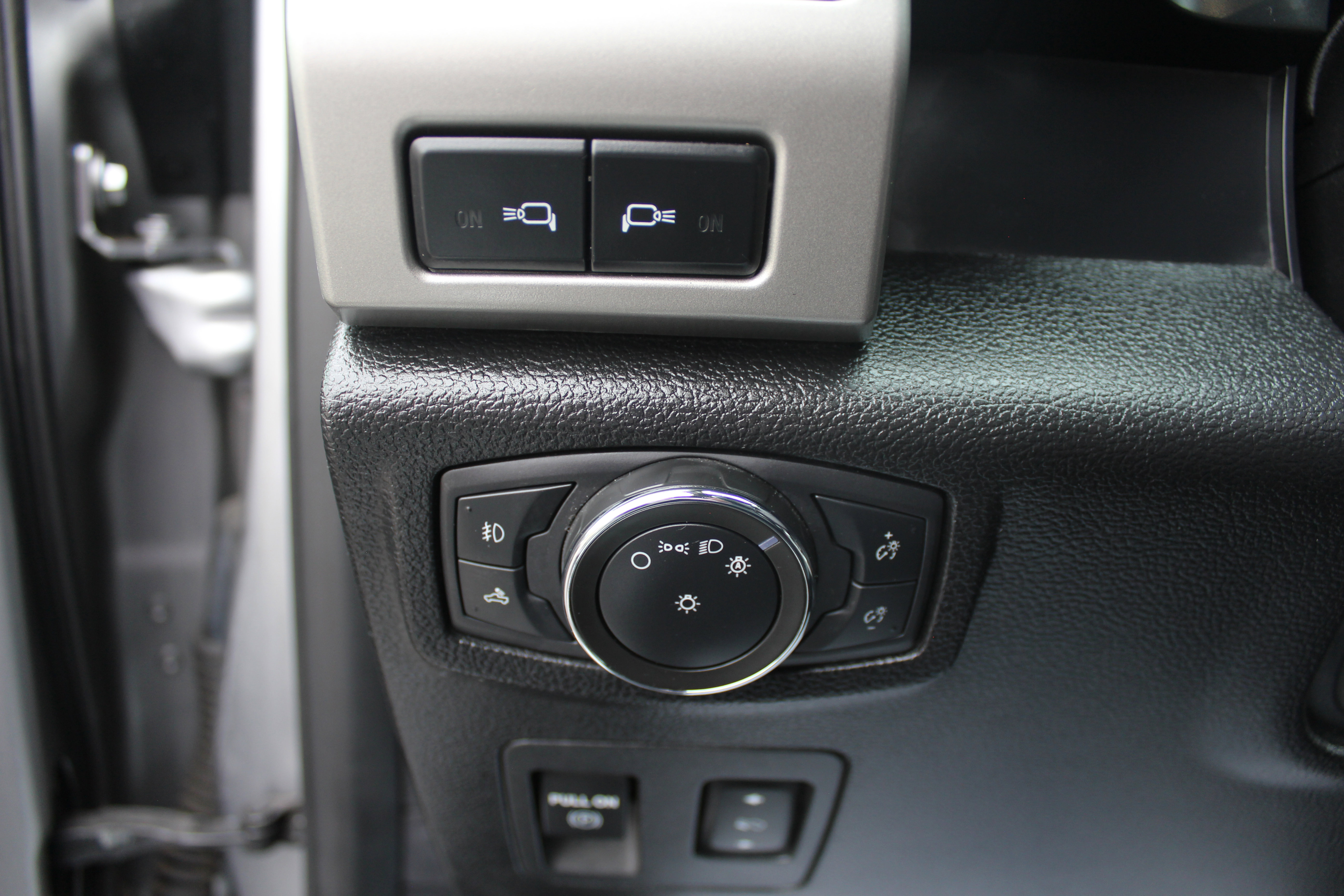 Used 2020 Ford F150 Lariat image 31