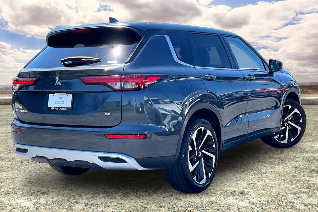 Used 2024 Mitsubishi Outlander SE AWD/4WD image 5
