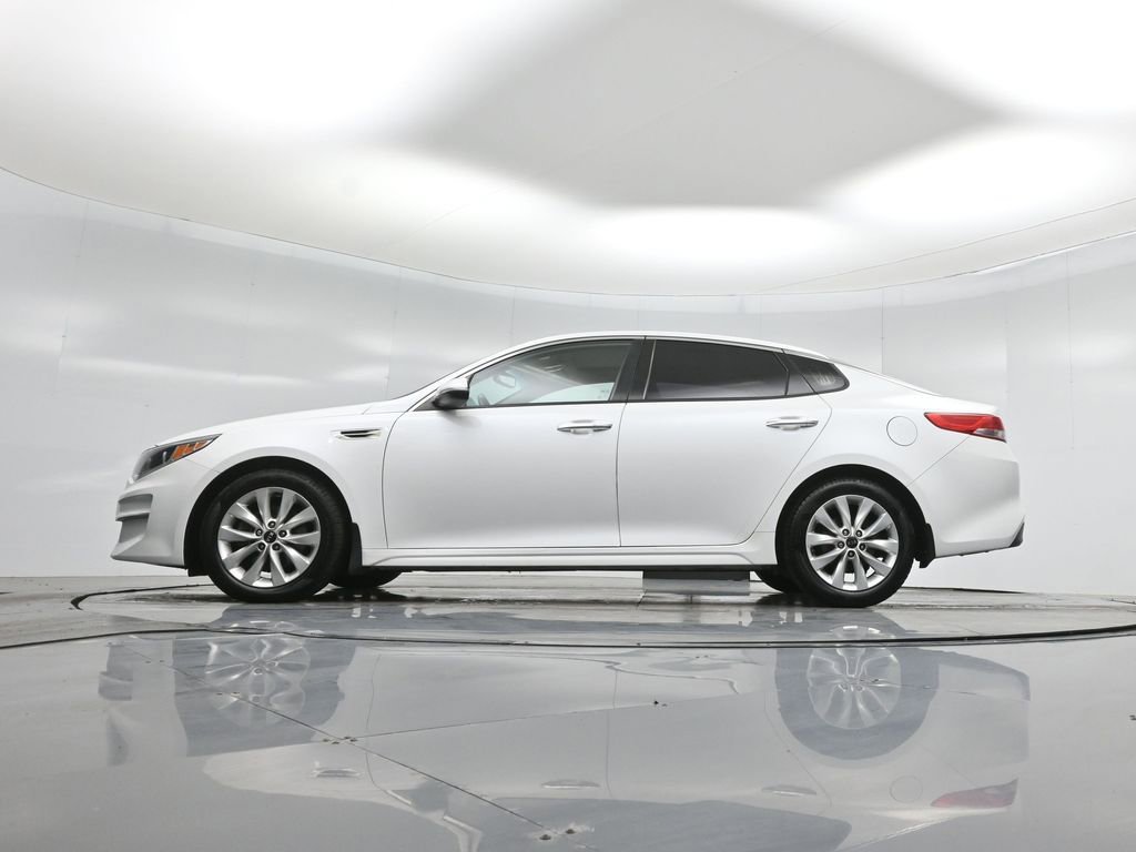 Used 2016 Kia Optima EX w/ Premium Package image 7