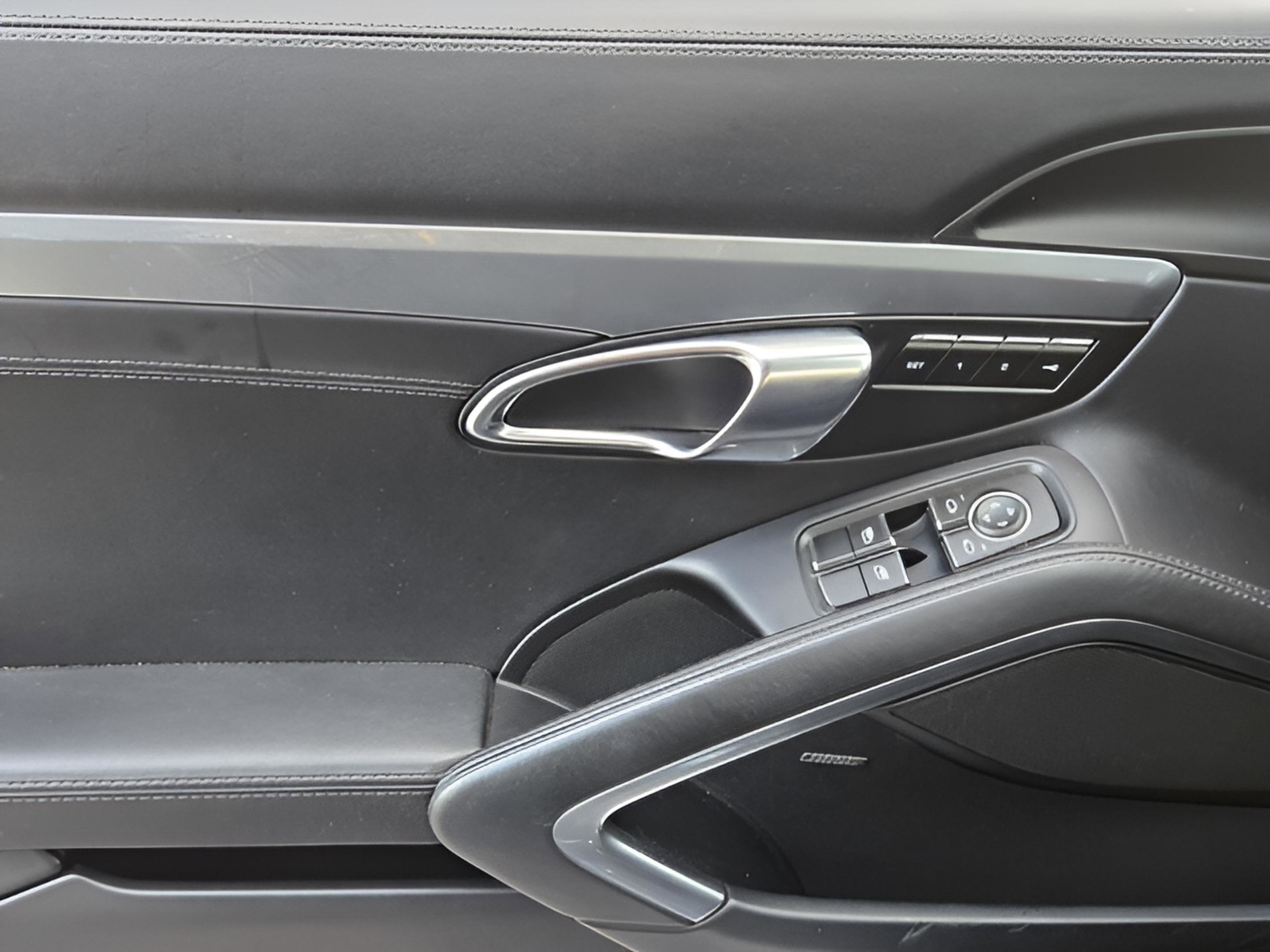 Used 2019 Porsche 911 Turbo image 32