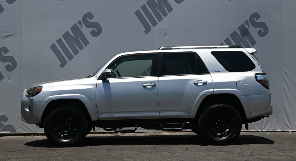 Used 2021 Toyota 4Runner SR5 Premium w/ Moonroof Package AWD/4WD image 6