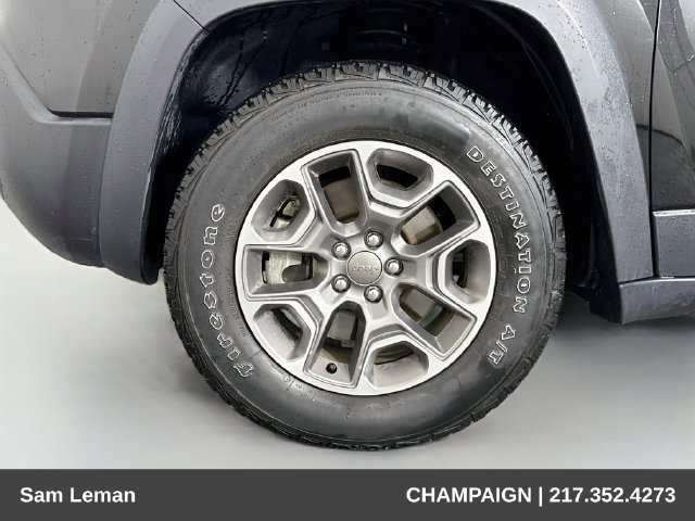 Used 2021 Jeep Cherokee Trailhawk AWD/4WD image 29