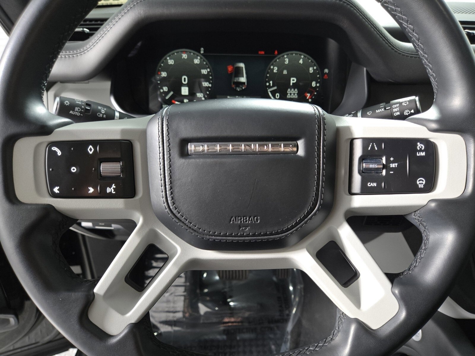 Used 2023 Land Rover Defender 130 X-Dynamic SE image 26