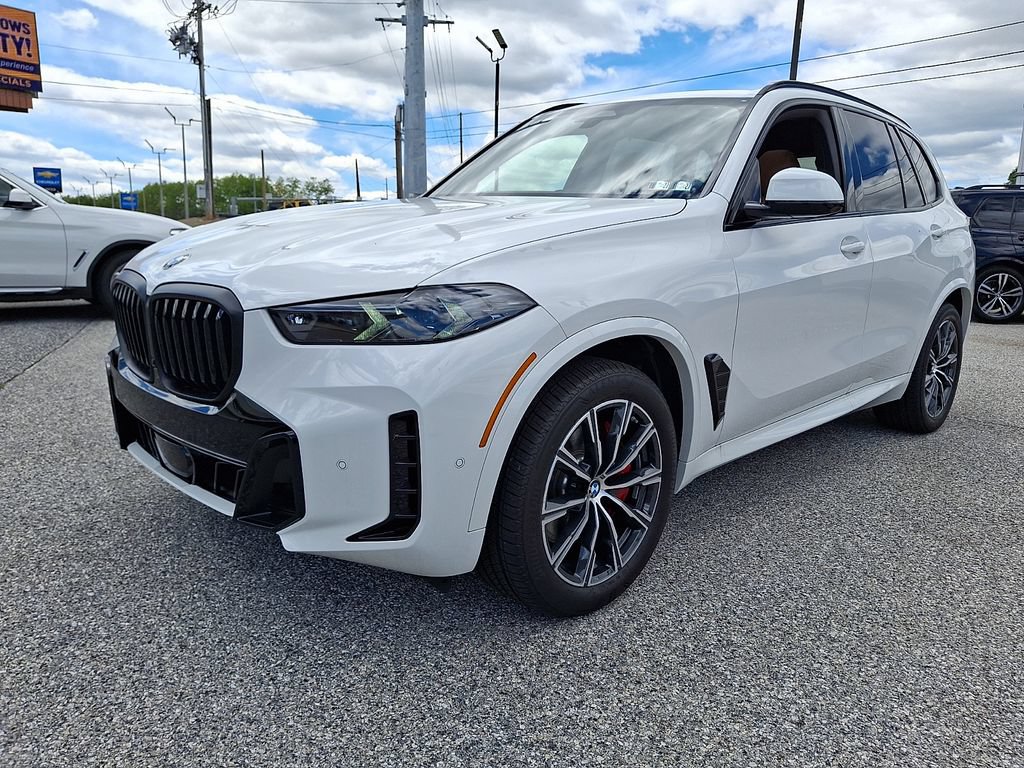 New 2026 BMW X5 xDrive40i w/ M Sport Package AWD/4WD image 4