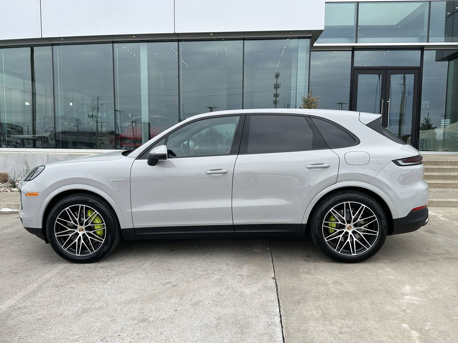 New 2026 Porsche Cayenne E-Hybrid image 2