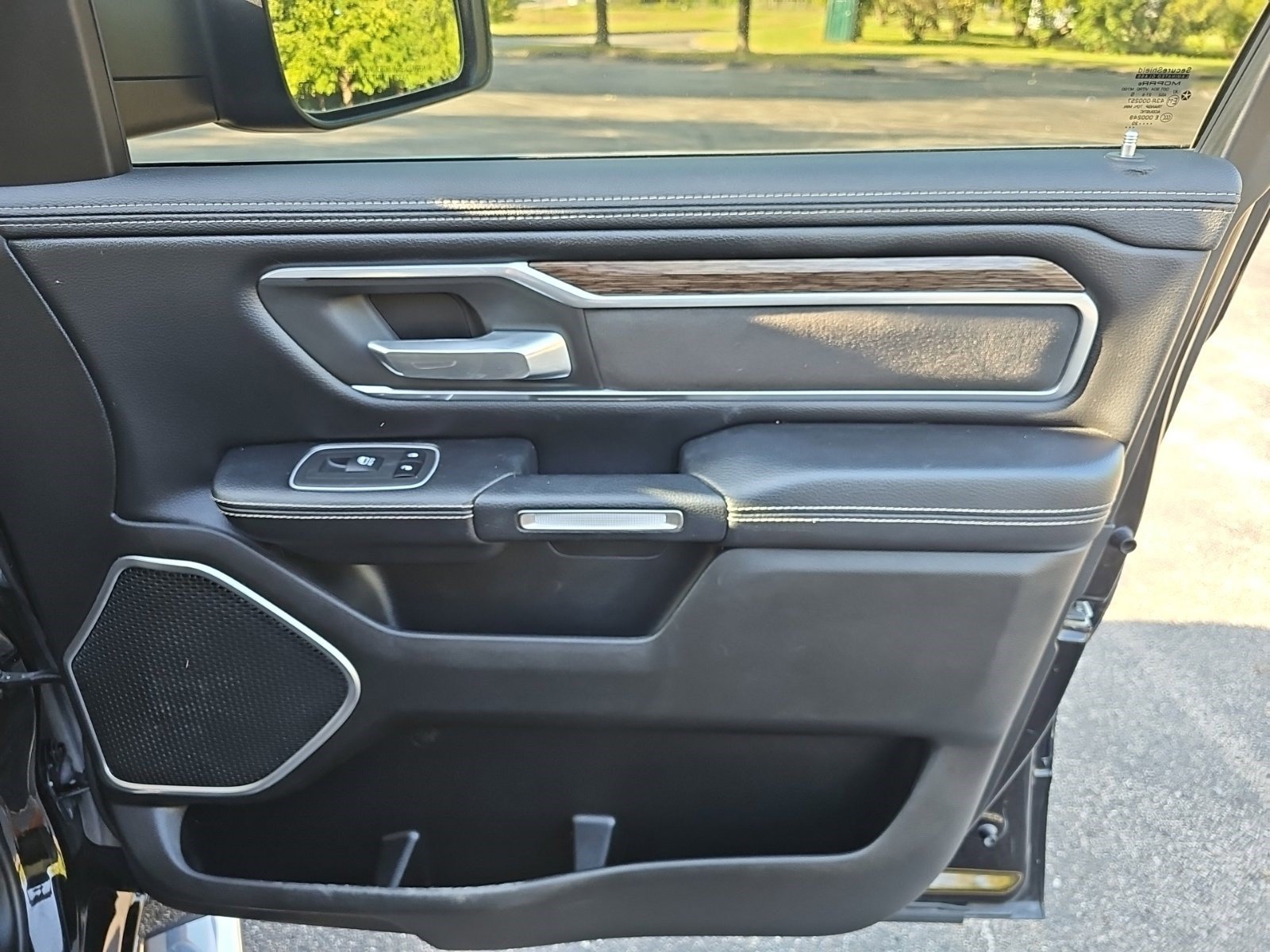 Used 2020 RAM 1500 Laramie AWD/4WD image 13