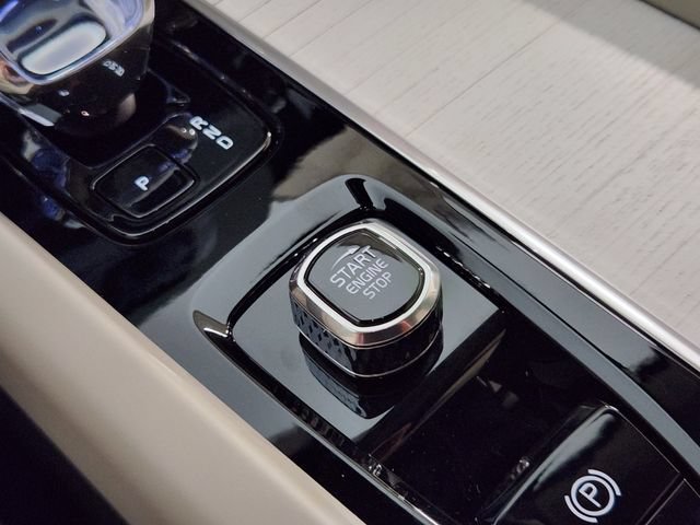 New 2026 Volvo XC60 T8 Ultra w/ Protection Package Premier AWD/4WD image 21