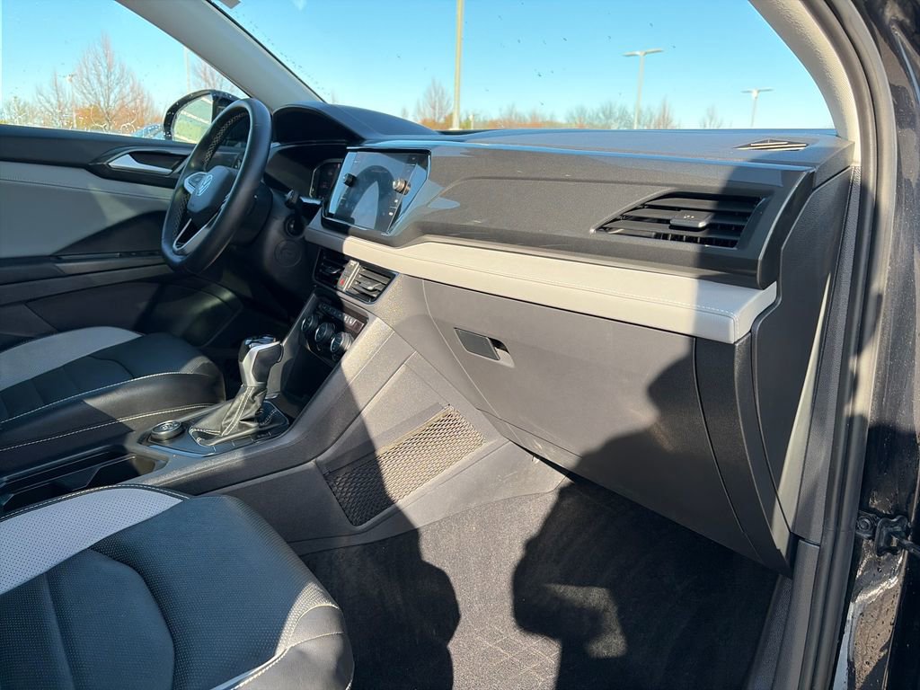 Used 2022 Volkswagen Taos SEL image 10