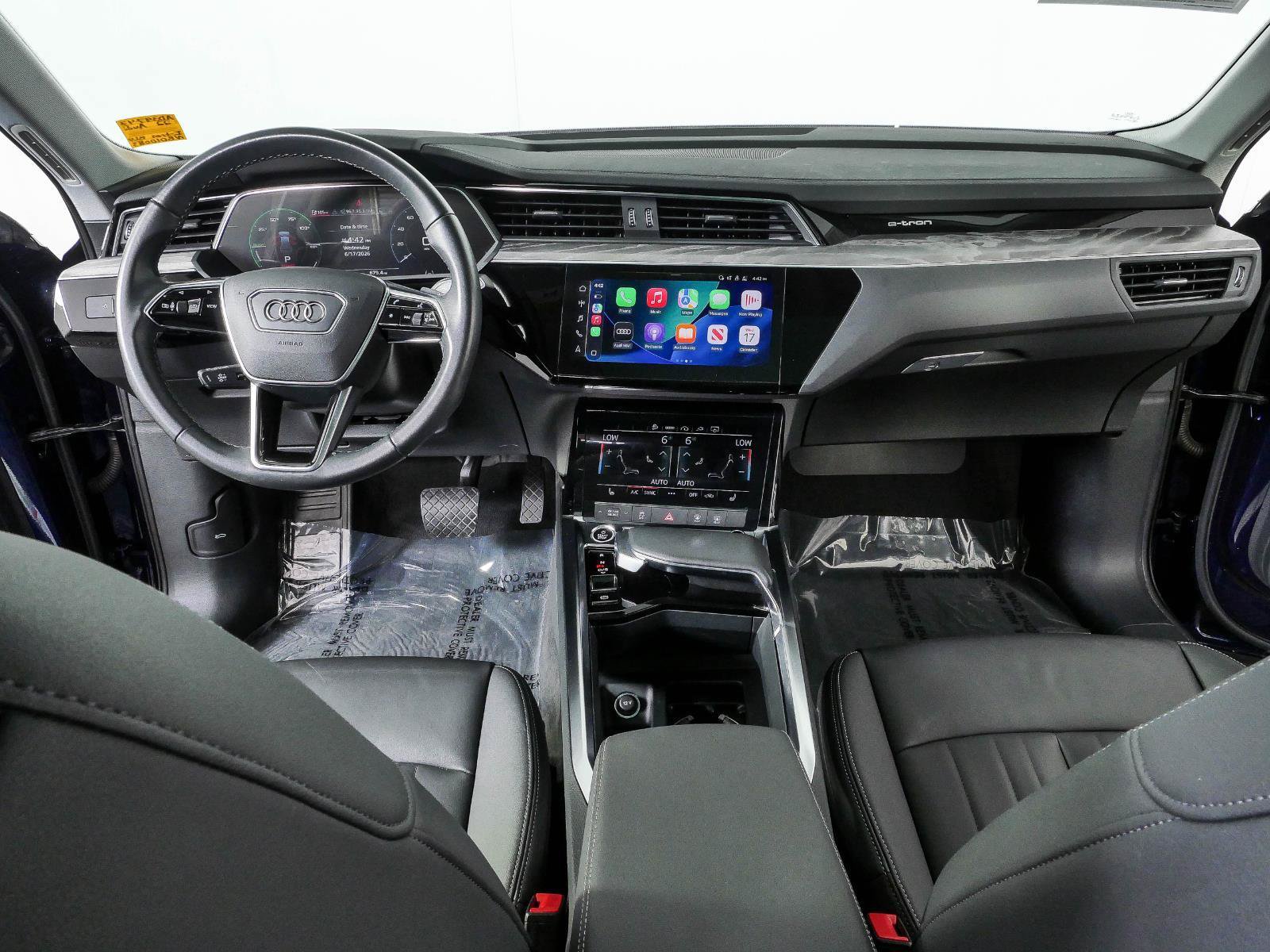 Used 2022 Audi e-tron Premium w/ Convenience Plus Package AWD/4WD image 31